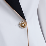 Sahra | Κομψό Ασύμμετρο Λευκό Μπλέιζερ με Μαύρα Κοντράστ Λαπλά