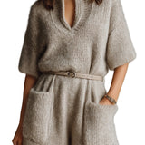 Ισα - Casual Ανοιχτό Καφέ Oversize Ρόμπα με Όρθιο Γιακά, Λαιμόκοψη V, Κοντό Μανίκι, Ζώνη, Εξωτερικές Τσέπες και Χνουδωτή Πλέξη (Casual Light Brown Stand Collar V-Neck Short Sleeve Belted Patch Pockets Oversize Fuzzy Knit Romper)