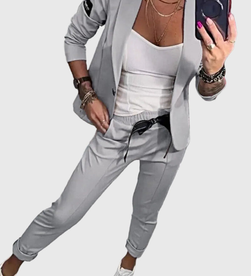 Ξένια – Κομψό Σετ Μπλέιζερ & Παντελονιού