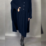 Μεγαλύτερου μεγέθους φόρεμα σε γραμμή Α με γιακά με κουμπί