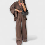 Jacqueline - Casual τοπ με V λαιμόκοψη και παντελόνι δίδυμο