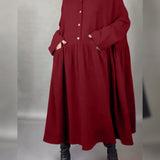 Μεγαλύτερου μεγέθους φόρεμα σε γραμμή Α με γιακά με κουμπί