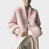 Cheska | Αστικό πουλόβερ με V λαιμόκοψη από συνθετικό βιζόν με καρφίτσα