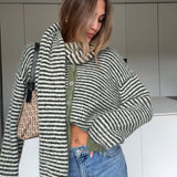 Απαλή ριγέ ζακέτα σε χρώμα μάτσα