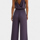 Ντονατίλα Ολόσωμη Φόρμα με Χρυσές Λεπτομέρειες και Ανοιχτό Μπατζάκι