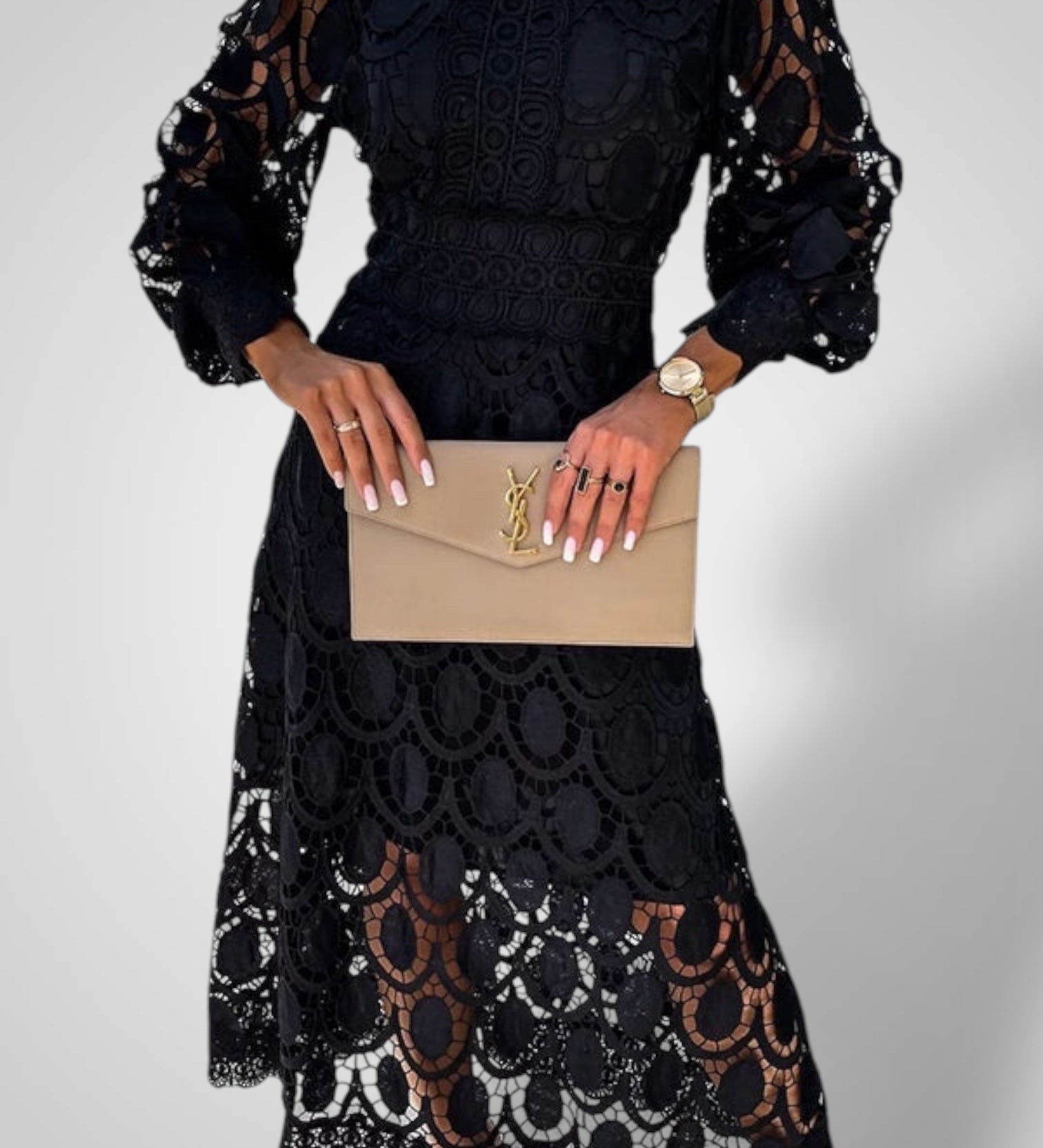 Πατρίσια | Σεμνό Φόρεμα με Δαντέλα