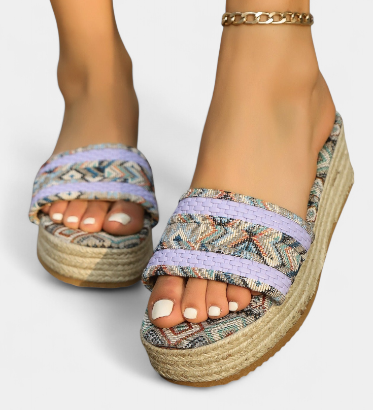 Dorotea Σανδάλια φλατ με διπλό λουράκι και έθνικ πλεγμένη σόλα