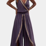 Ντονατίλα Ολόσωμη Φόρμα με Χρυσές Λεπτομέρειες και Ανοιχτό Μπατζάκι