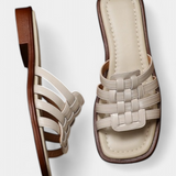 Ρωμαϊκά επίπεδα πλεγμένα σανδάλια