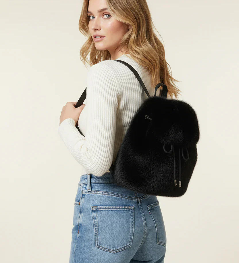 Bernice | Σακίδιο πλάτης από συνθετική γούνα με κορδόνι περίσφιξης