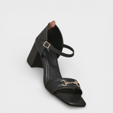 Απρίλιος | Μαύρα Τακούνια με Μπuckle