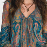 Alina | Μποέμ Σιφόν Μπλούζα με Λαχούρια σε Μπλε-Πράσινο (Teal) και Κεχριμπαρί (Amber) με Βολάν στις Μανσέτες