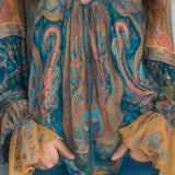 Alina | Μποέμ Σιφόν Μπλούζα με Λαχούρια σε Μπλε-Πράσινο (Teal) και Κεχριμπαρί (Amber) με Βολάν στις Μανσέτες