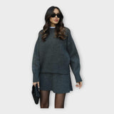 Σετ Πλεκτής Μπλούζας και Φούστας με Μοντέρνα Γραμμή