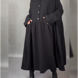 Μεγαλύτερου μεγέθους φόρεμα σε γραμμή Α με γιακά με κουμπί