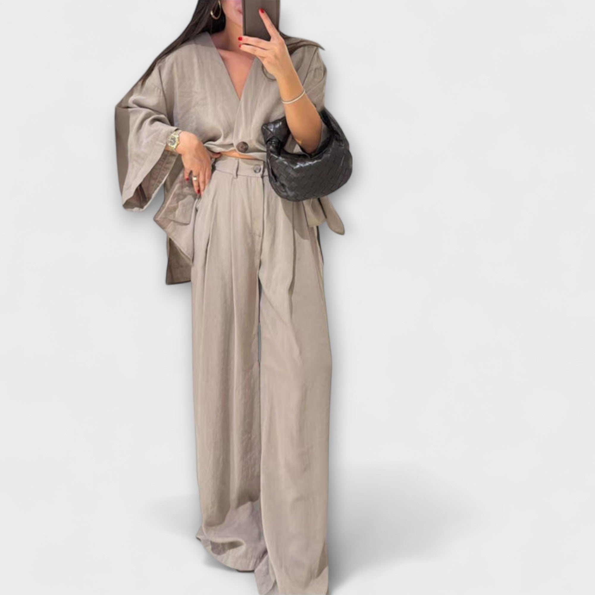 Jacqueline - Casual τοπ με V λαιμόκοψη και παντελόνι δίδυμο