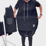 Marieta | Μοντέρνο Φόρεμα με Κουκούλα και Πάτσα