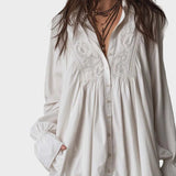 Μαίρη - Ρετρό μίνι φόρεμα με δαντέλα, ασύμμετρο τελείωμα και μακριά μανίκια