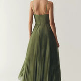 Olivia – Μοντέρνα Κομψότητα — Φόρεμα με Ανοιχτή Πλάτη