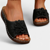 Πλούσια ορθοπεδικά σανδάλια με τρισδιάστατο λουλούδι και μαξιλαράκι