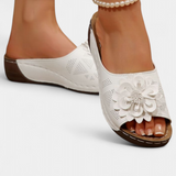 Πλούσια ορθοπεδικά σανδάλια με τρισδιάστατο λουλούδι και μαξιλαράκι