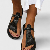 Tavia Σανδάλια μαύρα αγκράφα με ανάγλυφη λεπτομέρεια Animal Print