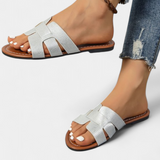 Silvia σανδάλια με κλασικό σχέδιο και γεωμετρικό κόψιμο