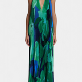 Giselle μακρύ πλισέ φόρεμα με λαιμόκοψη και κομψή κίνηση