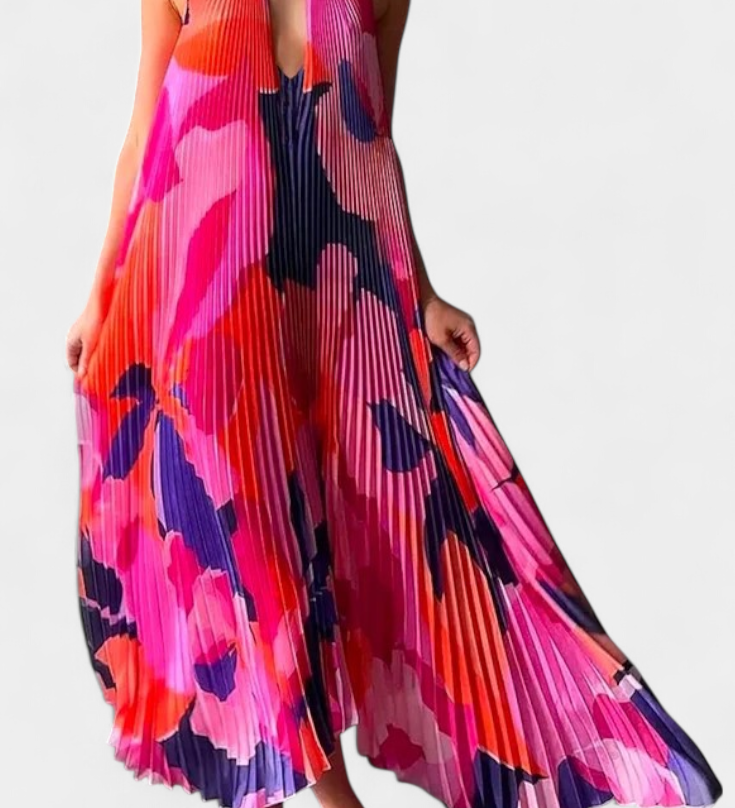 Giselle μακρύ πλισέ φόρεμα με λαιμόκοψη και κομψή κίνηση