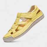 Εργονομικά πέδιλα από συνθετικό δέρμα Kaia κομμένα στο πλάι