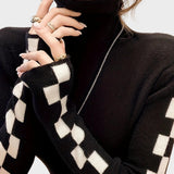 Wanda | Πουλόβερ με ζιβάγκο και καρό μανίκια