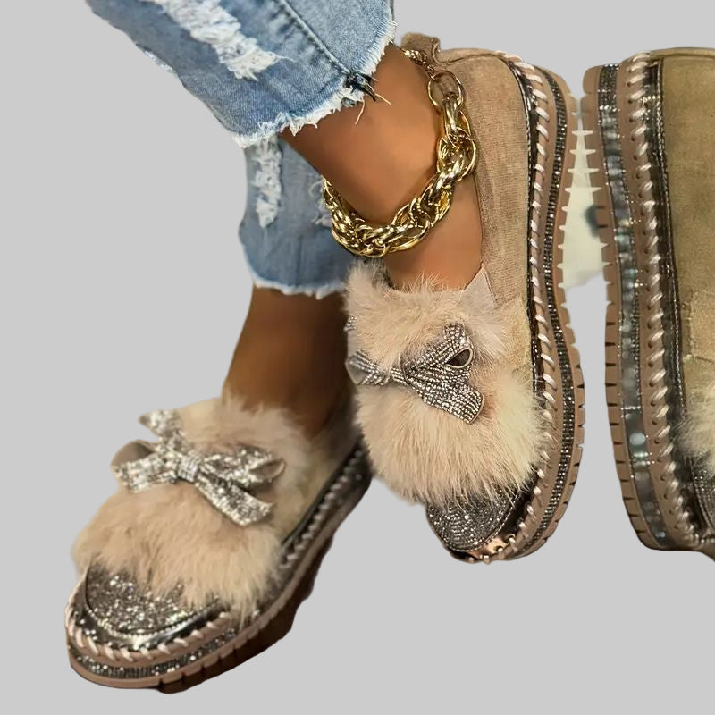 Crystal Bow άνετα μοκασίνια – λάμψη και υποστήριξη