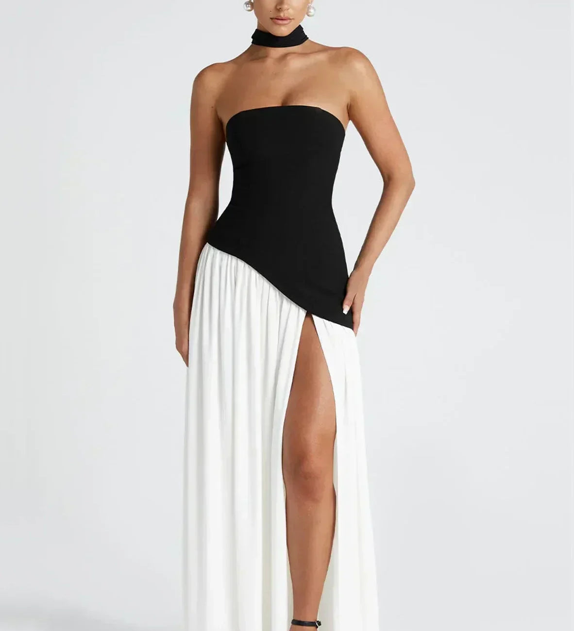 Elena – Maxi Φόρεμα με Ανοιχτούς Ώμους, Σκίσιμο & Choker Λεπτομέρεια